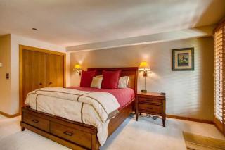 Kiva 325 by East West Hospitality - 5