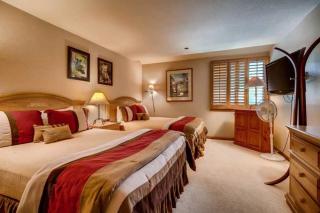 Kiva 325 by East West Hospitality - 1