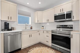 Centre Peak View I Sleep 8 I 50 TV I Full Kitchen - 9