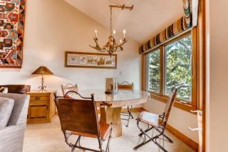Kiva 324 by East West Hospitality - 6