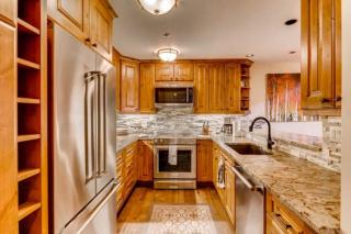 Kiva 324 by East West Hospitality - 4