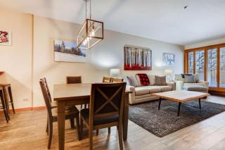 Kiva 234 by East West Hospitality - 8