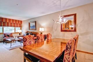 Kiva 233 by East West Hospitality - 7