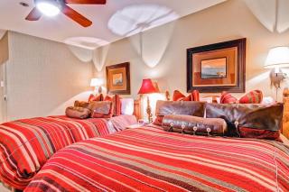 Kiva 233 by East West Hospitality - 6