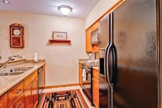 Kiva 233 by East West Hospitality - 4