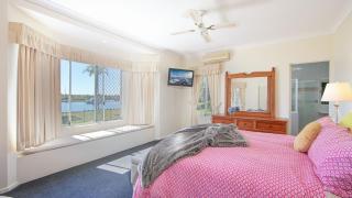 Waterside Escape - Yamba - 4