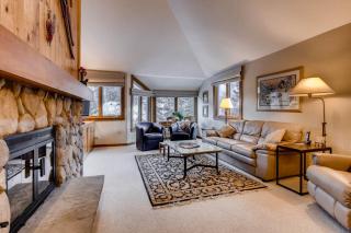 Kiva 432 by East West Hospitality - 7