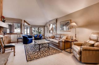 Kiva 432 by East West Hospitality - 3