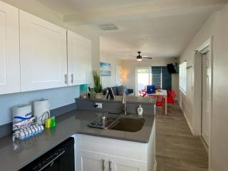 Beach Escape Your Ideal Island Retreat - Holmes Beach - 4