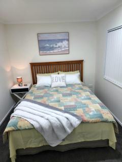 Pristine home step to transit - Auckland - 2