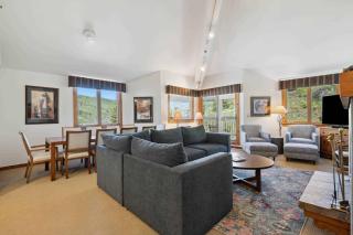 Kiva 428 by East West Hospitality - 8