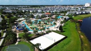 Stunning 2BR with Lake View at Storey Lake Resort - Kissimmee - 3