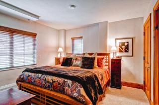 Market Square 201 by East West Hospitality - 2