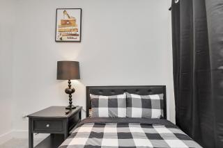 Cozy 3 Bedroom Townhouse in the Heart of Houston - 7
