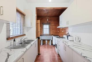 Boutique Single Room - Centrally Located at Granville - External - Shared Bathroom - Sydney - 3