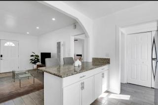 Luxury Mid City Home With Firepit - Los Angeles - 4