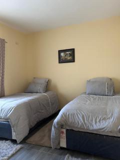 Hatfield 4 bed garden flat - 4