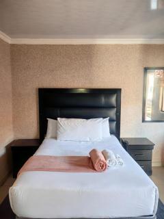 Princeville Guest Lodge - Soweto - 9
