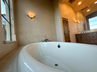 Luxury Berkeley Hills Villa with Bay View, Steam Room, 15 Mins to SF - Berkeley - 1