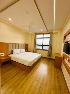 Hotel Breeze Bay BKC - Near US Embassy - 9