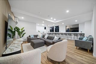 The Pier Pods on the water- 50m from Townsville bus terminal and ferry terminal- Passport ID requried - Townsville - 6