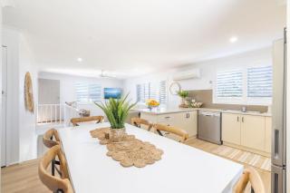 Hanks Corlette House, 49 Pantowora St - pet friendly, air con, boat parking, Wi-Fi - Corlette - 4