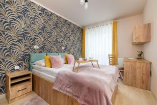 Nowoczesny Apartament z Parkingiem obok Centrum w Katowicach by Noclegi Renters - Katowice - 9