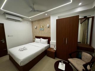 Hotel Royal Luxe - US consulate, Apollo hospital, Sankara natralya - 6