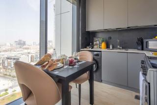 Frank Porter - Regina Tower - Dubai - 6