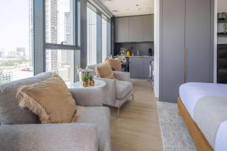 Frank Porter - Regina Tower - Dubai - 4