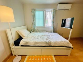 It's So Blue Studio Apartment in Sinchon - Seul - 4