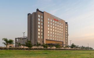 Courtyard by Marriott Surat - Surat - 9