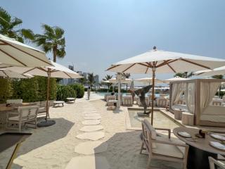 Chic Palm Studio with Infinity Pool - 7