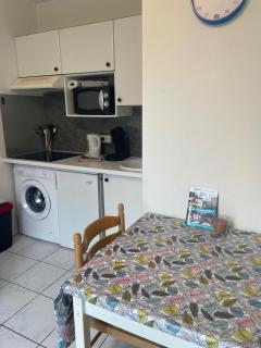 Petit studio avec parking, très bien équipé proche des Thermes et du centre ville Nouvelle literie - Salies-de-Béarn - 9