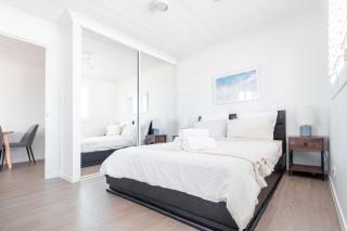 Freshly Renovated Modern Waterfront 1 Bedroom unit - 1