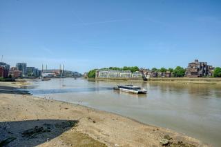 2 bedroom Flat in Vauxhall - 2