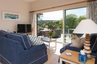 Elevated Coastal Escape - Breathtaking Views - Salcombe - 0