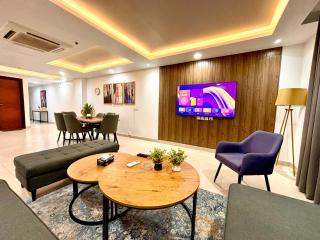 Sky Vista Apartments in Gold Crest Mall, DHA - Skyline Views - Lahore - 7