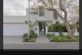 Vineyard House Newlands - with pool & views of Table Mountain - Cape Town - 5