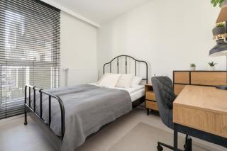 Luksusowe Studio w Łodzi z Biurkiem, Balkonem i Klimatyzatorem by Renters Prestige - Łódź - 9