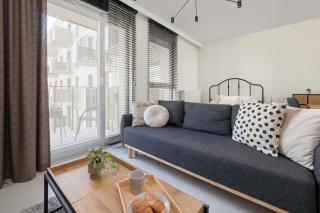 Luksusowe Studio w Łodzi z Biurkiem, Balkonem i Klimatyzatorem by Renters Prestige - Łódź - 5