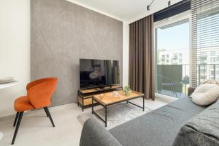 Luksusowe Studio w Łodzi z Biurkiem, Balkonem i Klimatyzatorem by Renters Prestige - 1