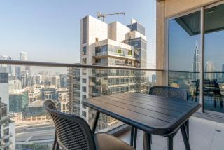 Blueground South Ridge Tower 1 city view pool DXB-1409 - 5