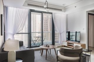 Blueground JLT lake view roof pool gym DXB-1546 - Dubai - 3