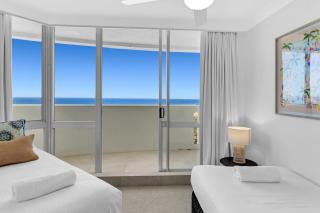 Breathtaking Ocean View & Beachside 3 Bedrooms Apartment - 1