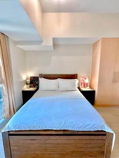 Uptown Parksuites BGC with Balcony - Manila - 8