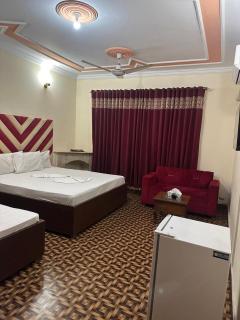 Decent Luxury Guest House F-11 - Islamabad - 1