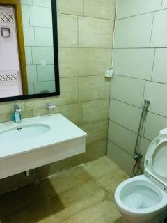 Luxury condo in bahria town phase 1 ideal location - Rawalpindi - 7