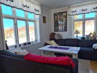 Peaceful property with spectacular sea view - Leknes - 9