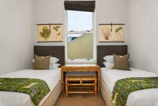 Designer Family Haven In The Heart Of Sea Point - Cape Town - 3